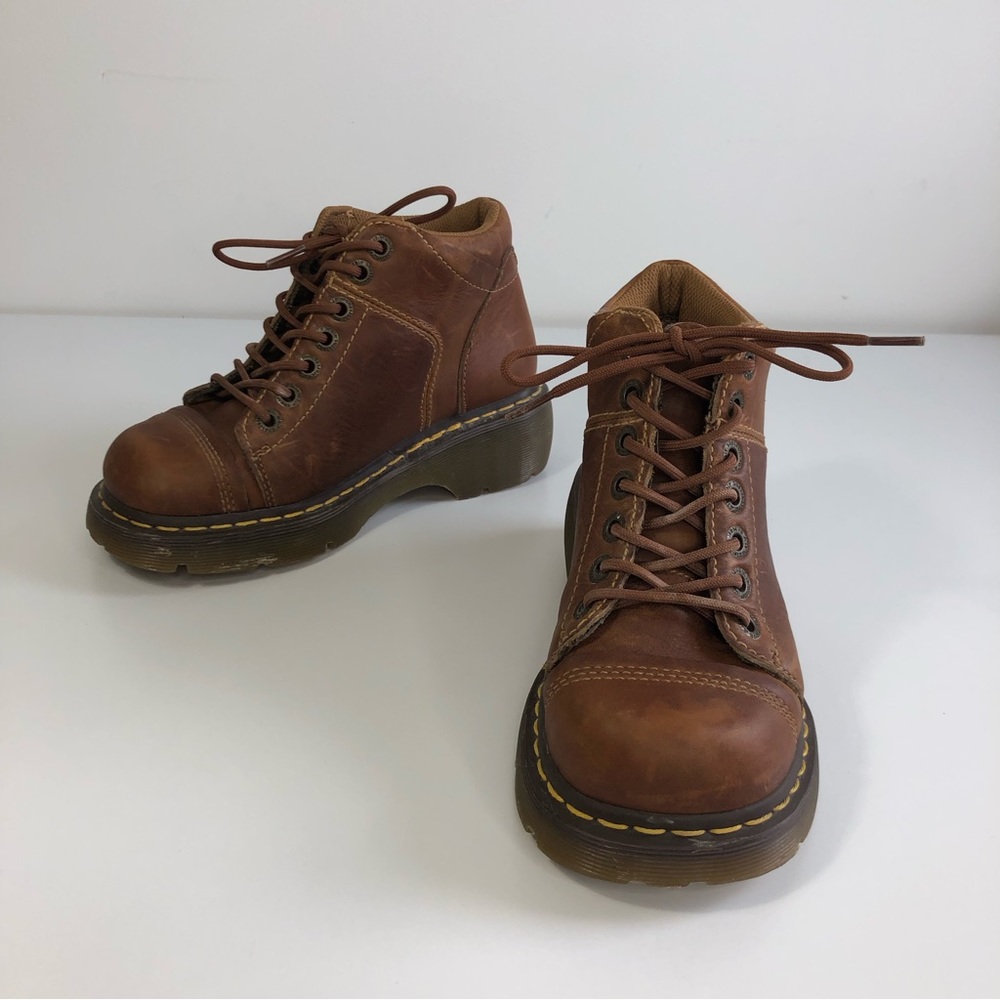 Dr. Martens Vintage Yolanda Leather Lace-Up Ankle Boots - Picture 3 of 14